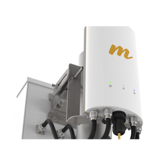 Punto de Acceso de 1.5 Gbps / MU-MIMO 4x4 / 4.9-6.4 GHz / 4 Conectores N-hembra / Hasta 100 clientes concurrentes / Incluye POE y cable de alimentación / Soporta monitoreo en la nube  