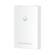 Punto de acceso para exterior Wi-Fi 802.11 ac 2.33 Gbps, Wave-2, MU-MIMO 4x4:4, de largo alcance con administración desde la nube gratuita o stand-alone.