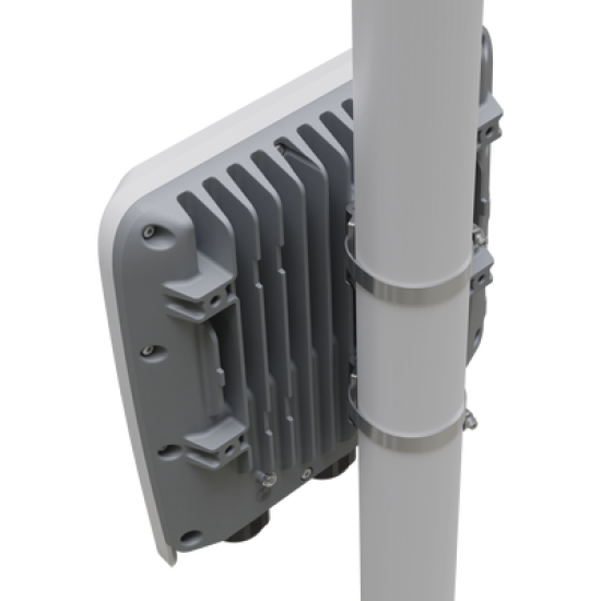 RB5009UPr+S+OUT 8 puertos PoE in/out, 1 SFP+, Solo RouterOS v7 para Exterior