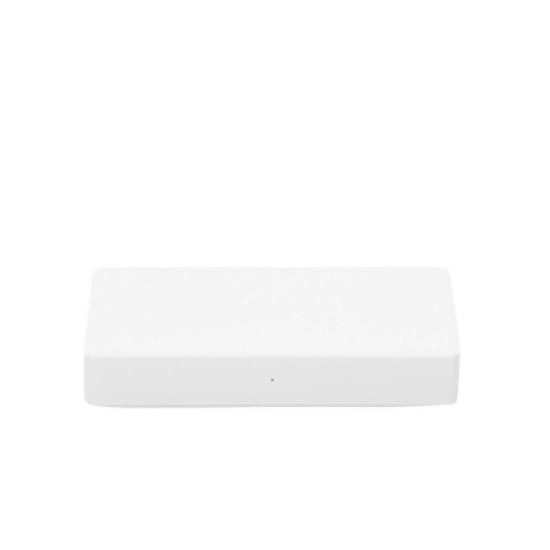 Switch NO Administrable / Para escritorio / 8 puertos 10/100 Mbps / Diseño Compacto / Plug and Play