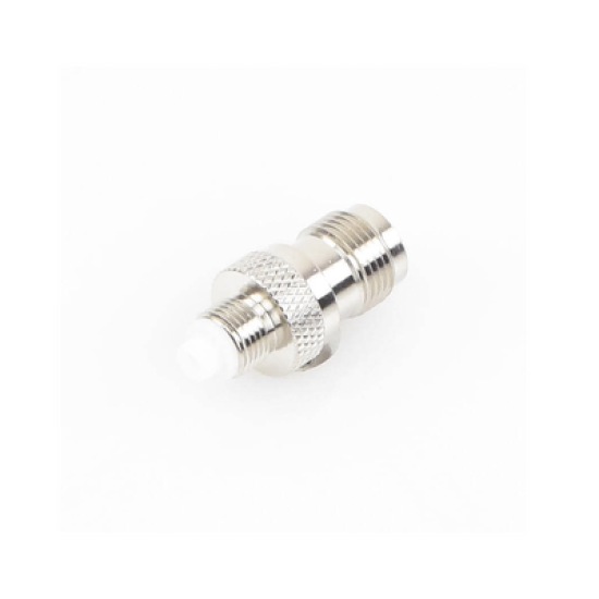 Adaptador en Línea, de Conector TNC Hembra a FME Hembra, Niple Europeo, Níquel/ Oro/ Teflón.