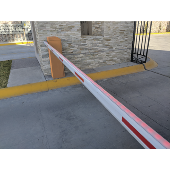 Barrera vehicular izquierda / Soporta brazo de hasta 3 m / Apertura en 1.5 s /Final de carrera ajustable por programación / Movimiento fluido / Diseño elegante color naranja