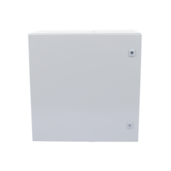 Gabinete de Acero IP66 Uso en Intemperie (600 x 600 x 300 mm) con Placa Trasera Interior Metálica y Compuerta Inferior Atornillable (Incluye Chapa y Llave T).