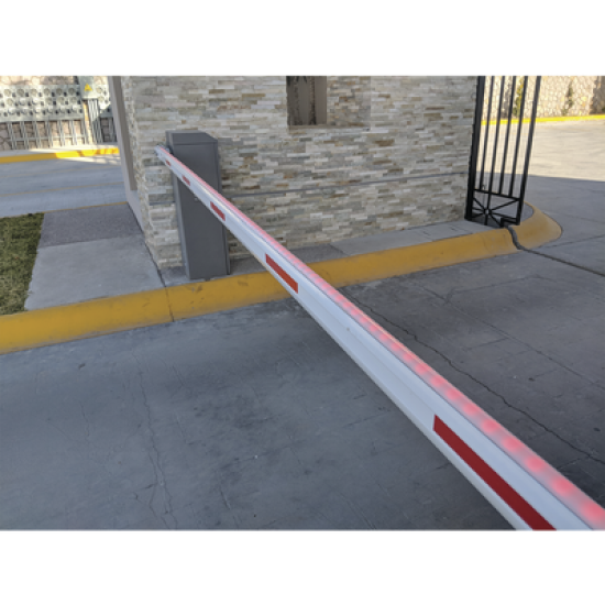 Barrera vehicular derecha / Soporta Brazo de hasta 3 m / Apertura en 1.5 s / Final de Carrera Ajustable por Programación / 