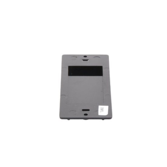 Placa ciega color negro.