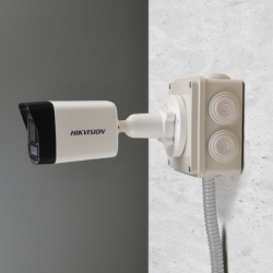 Caja Derivación-Conexión de Plástico (100 X 100 X 54 mm) con 7 Glándulas de Goma. Para Instalaciones Comerciales, Residenciales e Industriales. Incluye Tornillería para su Tapa. 