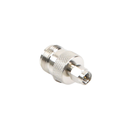 Adaptador en Linea de Conector SMA Macho a N Hembra, Niquel/ Oro/ Teflón.