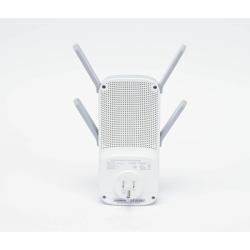 Repetidor / Extensor de Cobertura WiFi AC, 2600 Mbps, doble banda 2.4 GHz y 5 GHz, con 1 puerto 10/100/1000 Mbps, 4 antenas externas