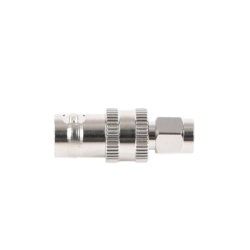 Adaptador en Línea de Conector SMA Macho a BNC Hembra, Níquel/ Oro/ Teflón.